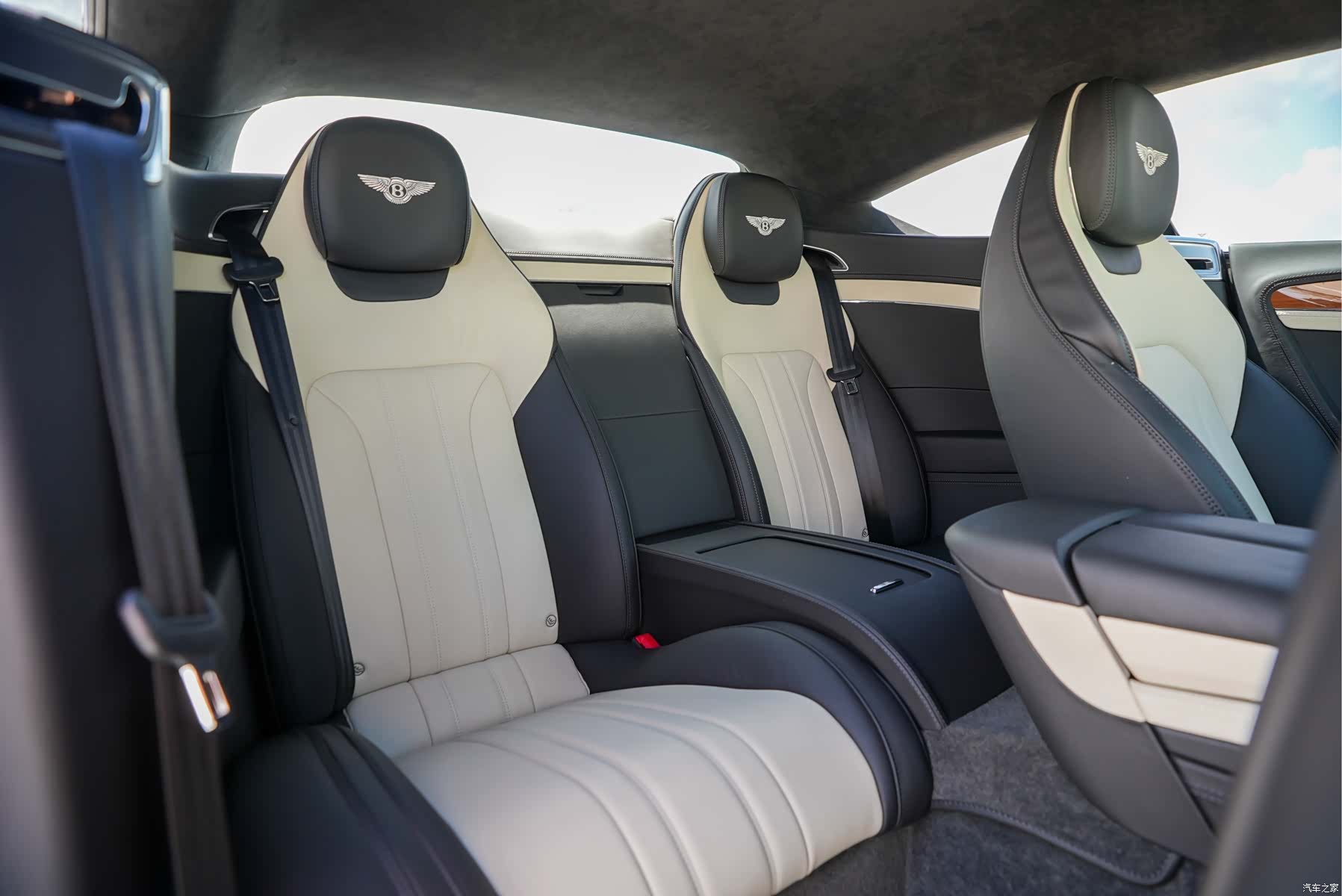 Bentley Continental GT, 2021 10
