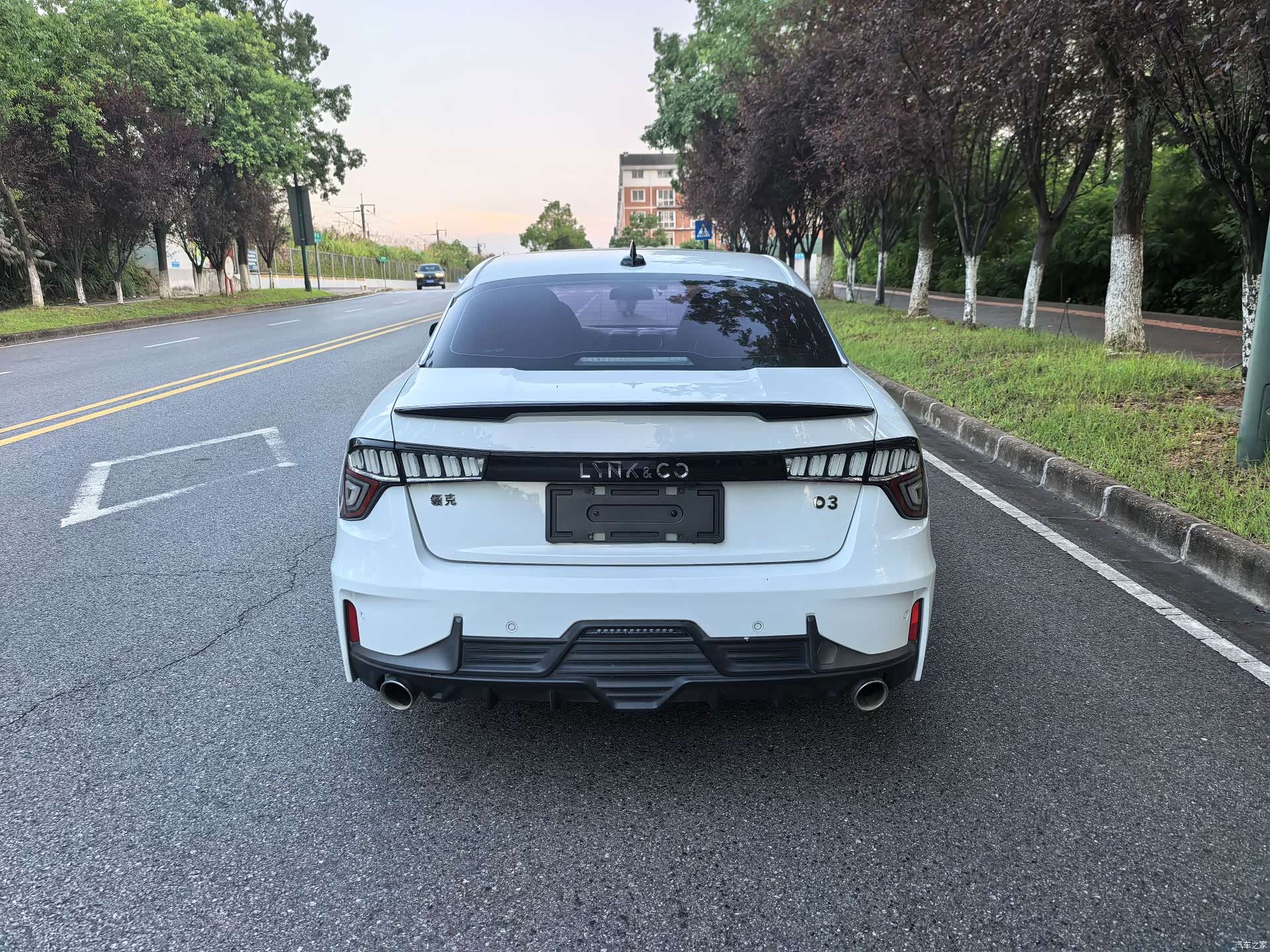 Lynk & Co 01, 2020 все фото