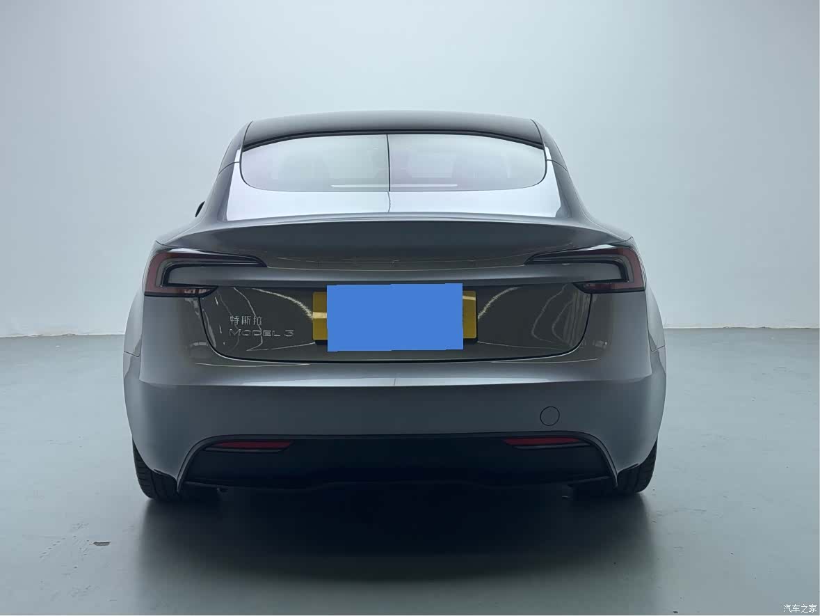 Tesla Model 3, 2025 8