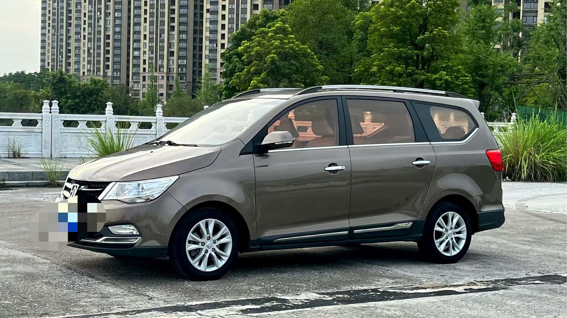 Wuling 730, 2017 1