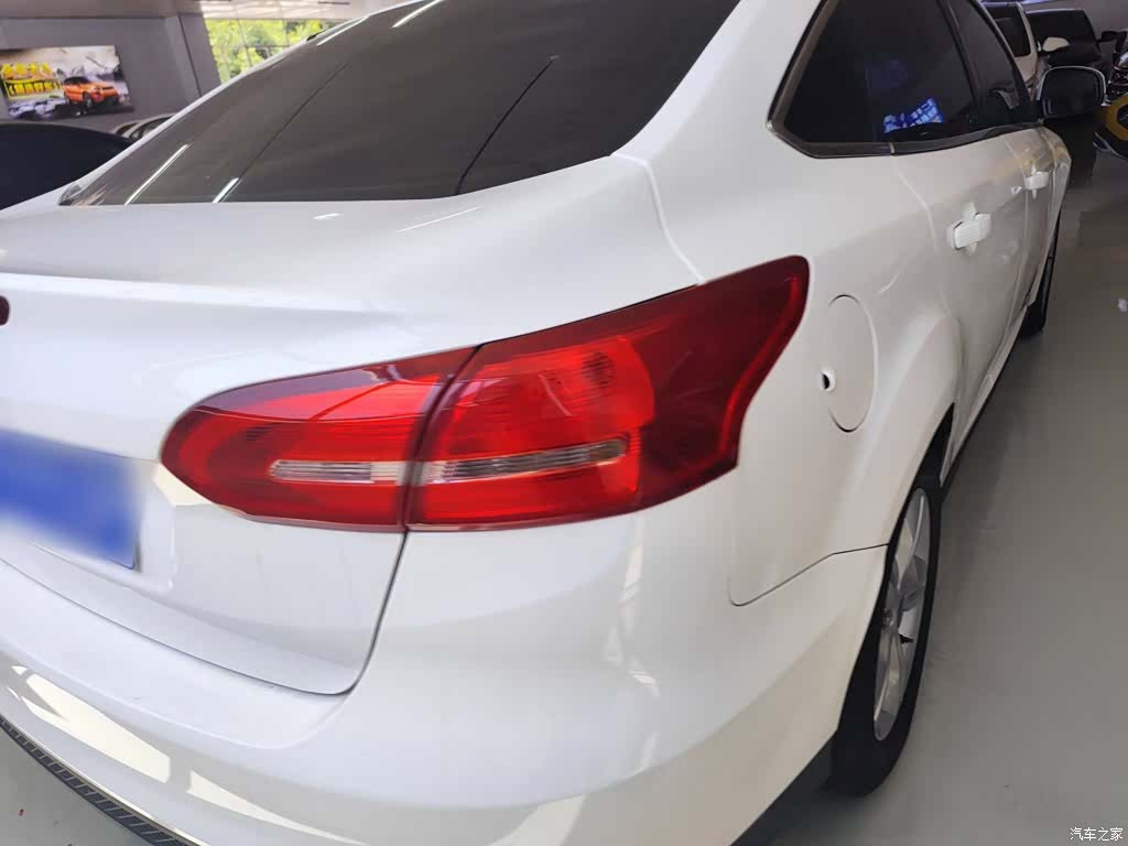 Ford Focus, 2018 12