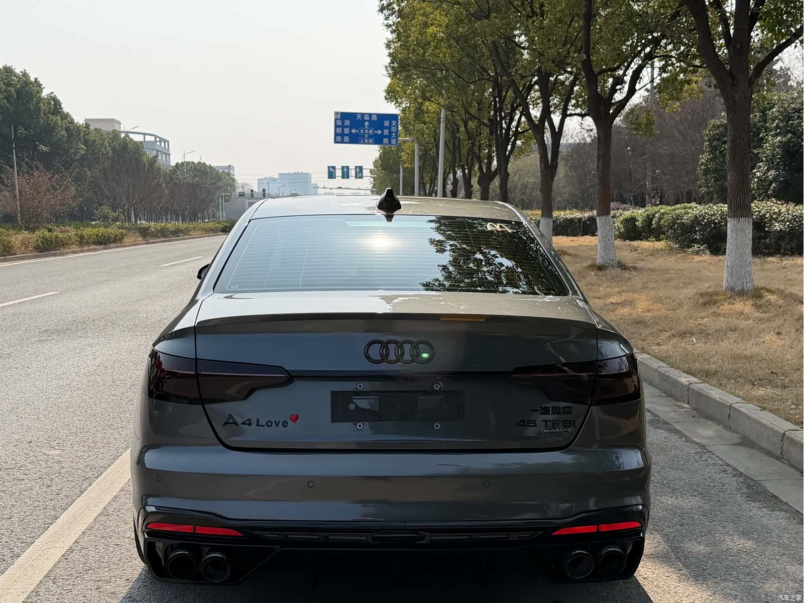 Audi A4L, 2022 все фото