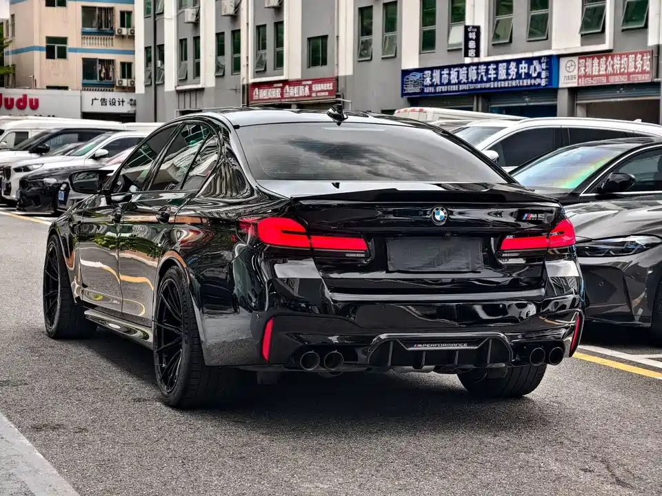 BMW M5
