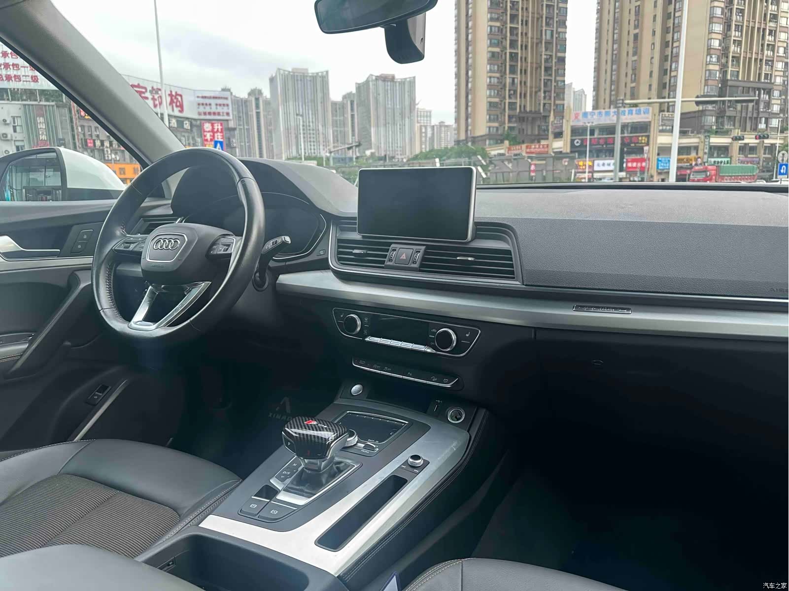 Audi Q5L, 2018 11