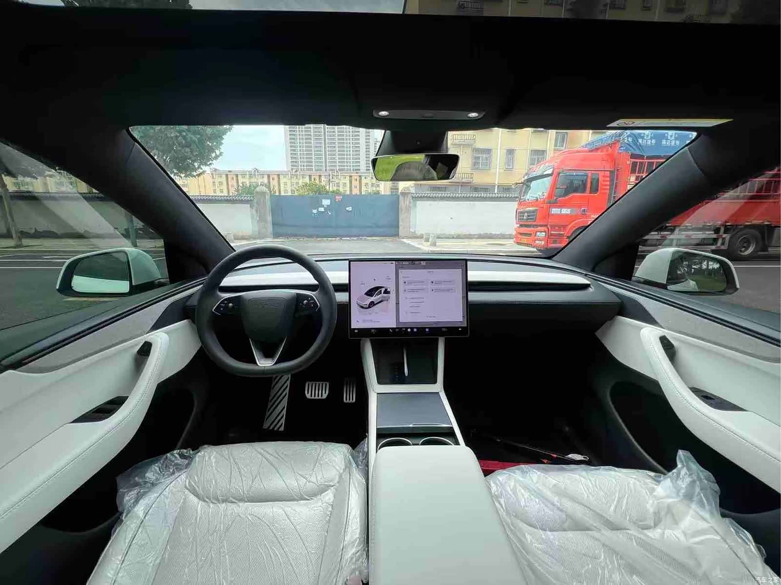 Tesla Model Y, 2025 6