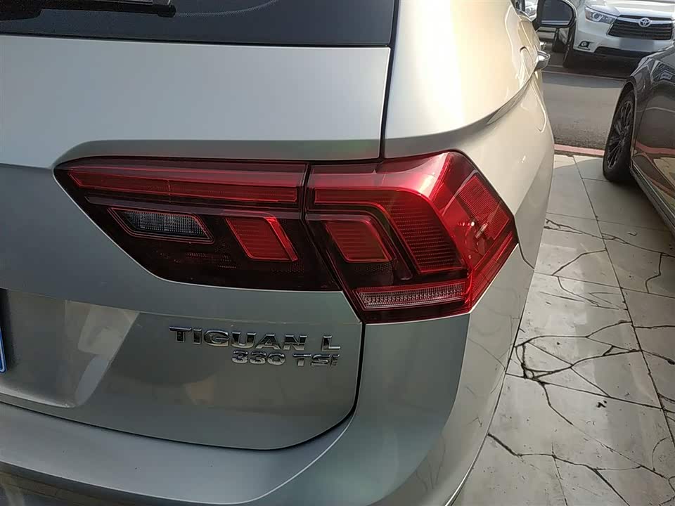 Volkswagen Tiguan L