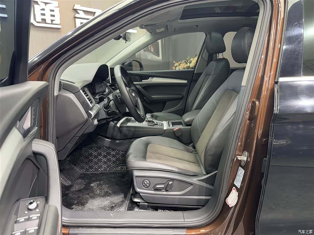 Audi Q5L, 2019 все фото