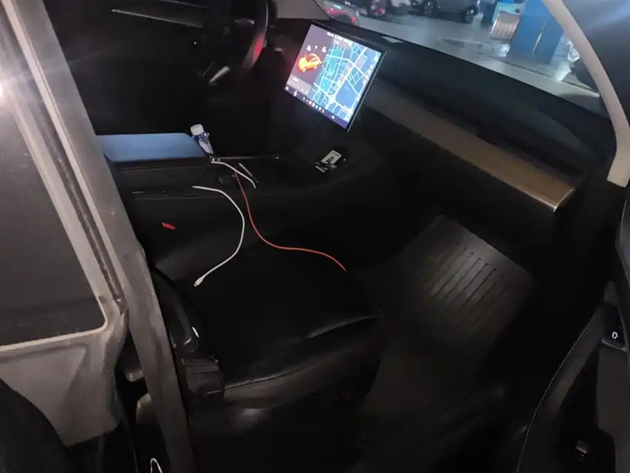Tesla Model Y Tesla Model Y