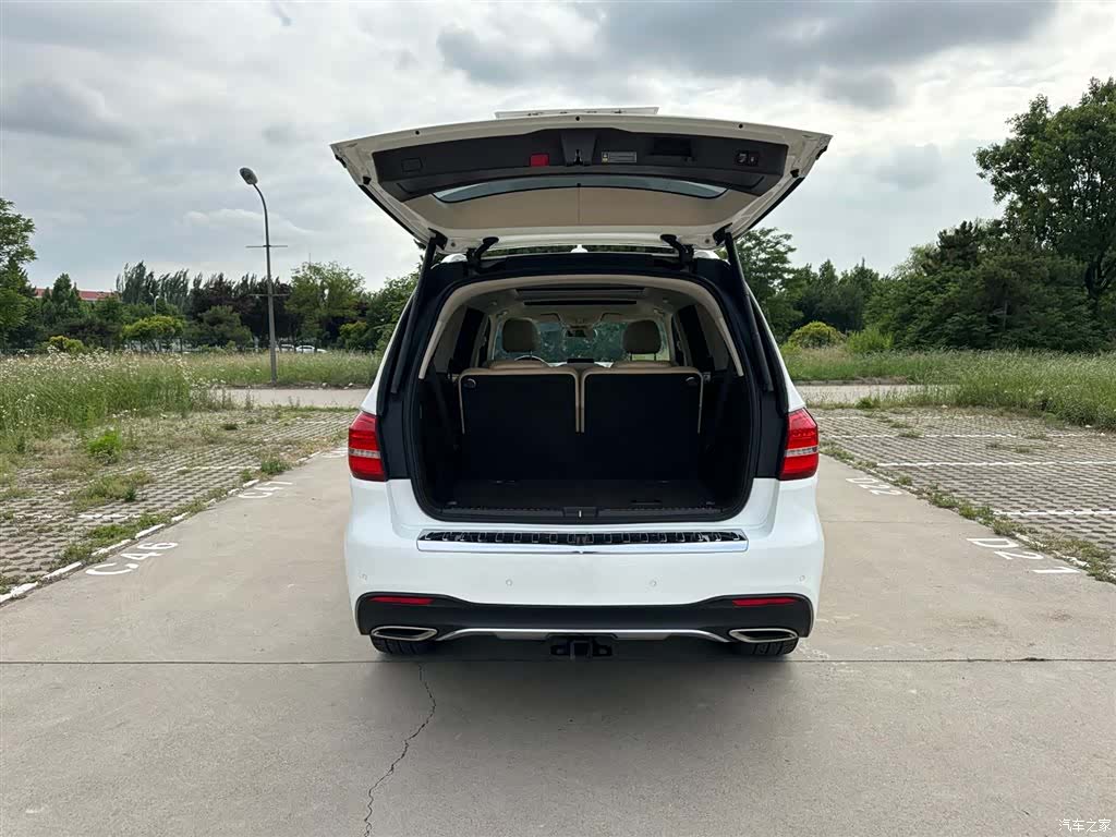 Mercedes-Benz GLS, 2018 8