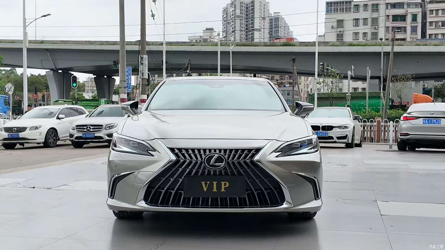 Lexus ES, 2022 1