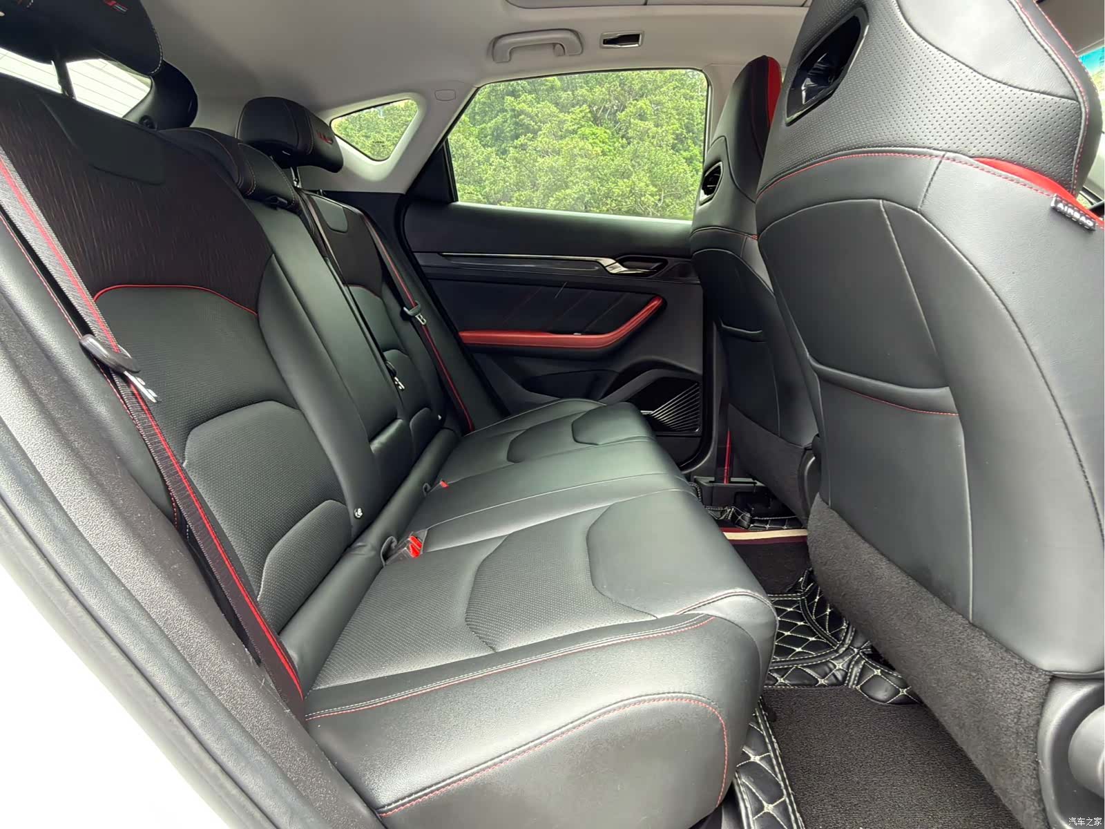 Geely Emgrand, 2022 15