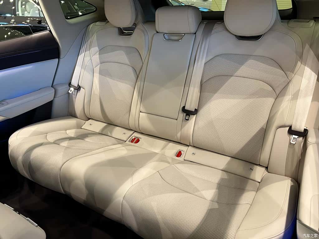 SAIC ShangJie Z7T, 2026 30