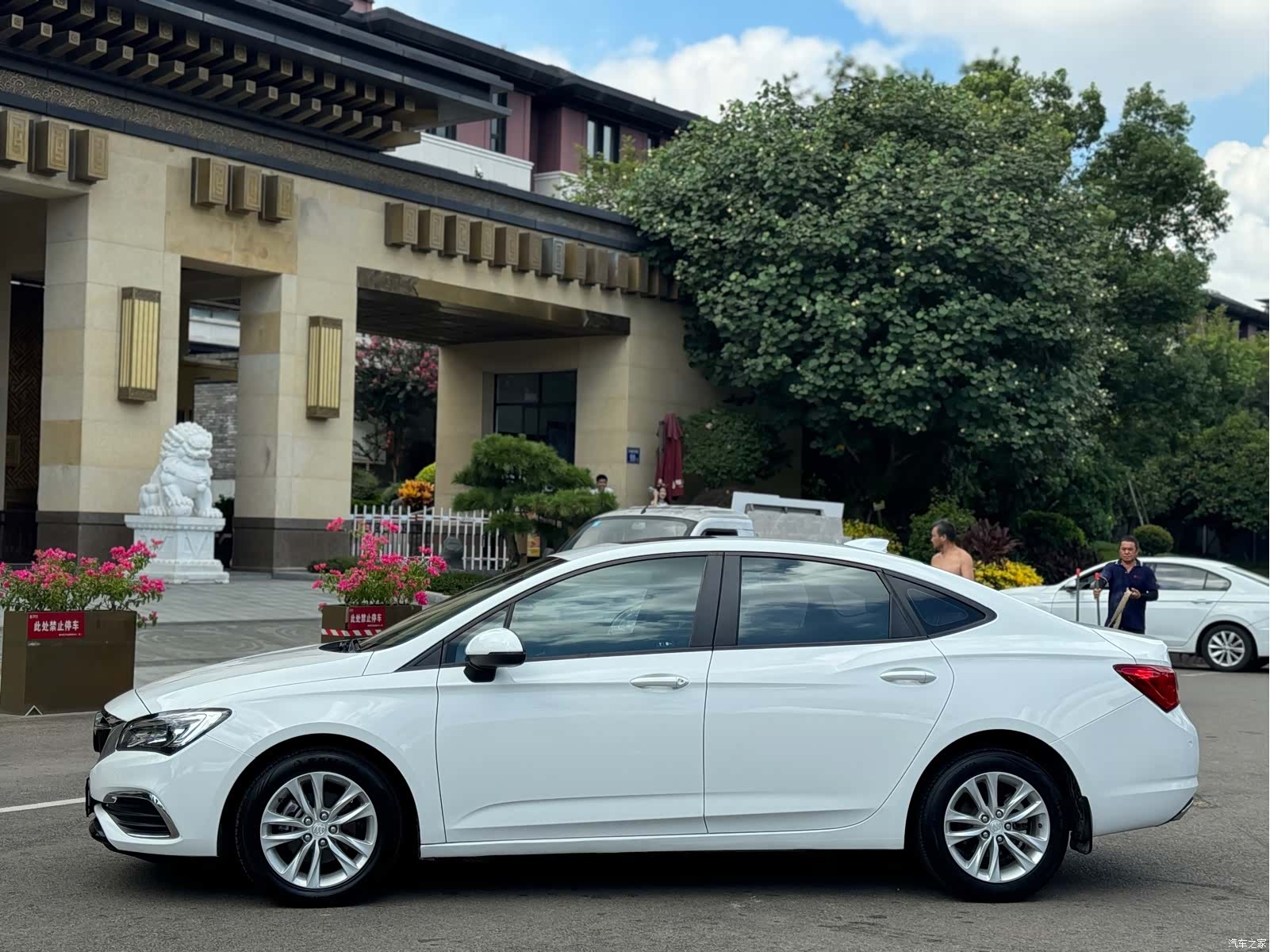 Buick Verano, 2019 13