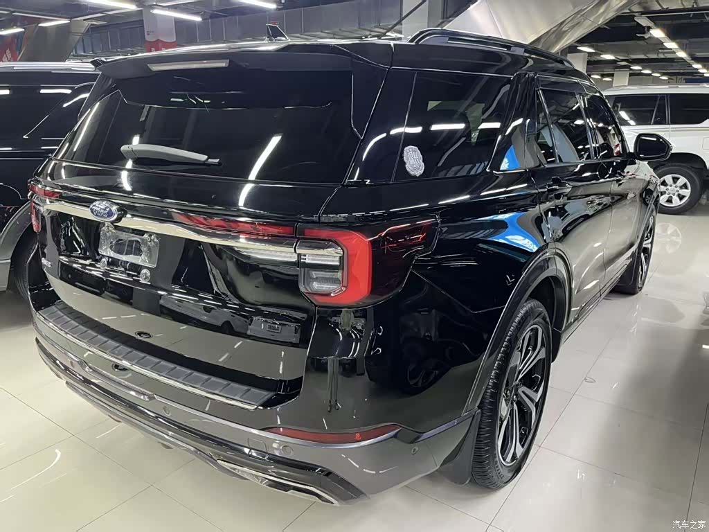 Ford Explorer, 2023 10