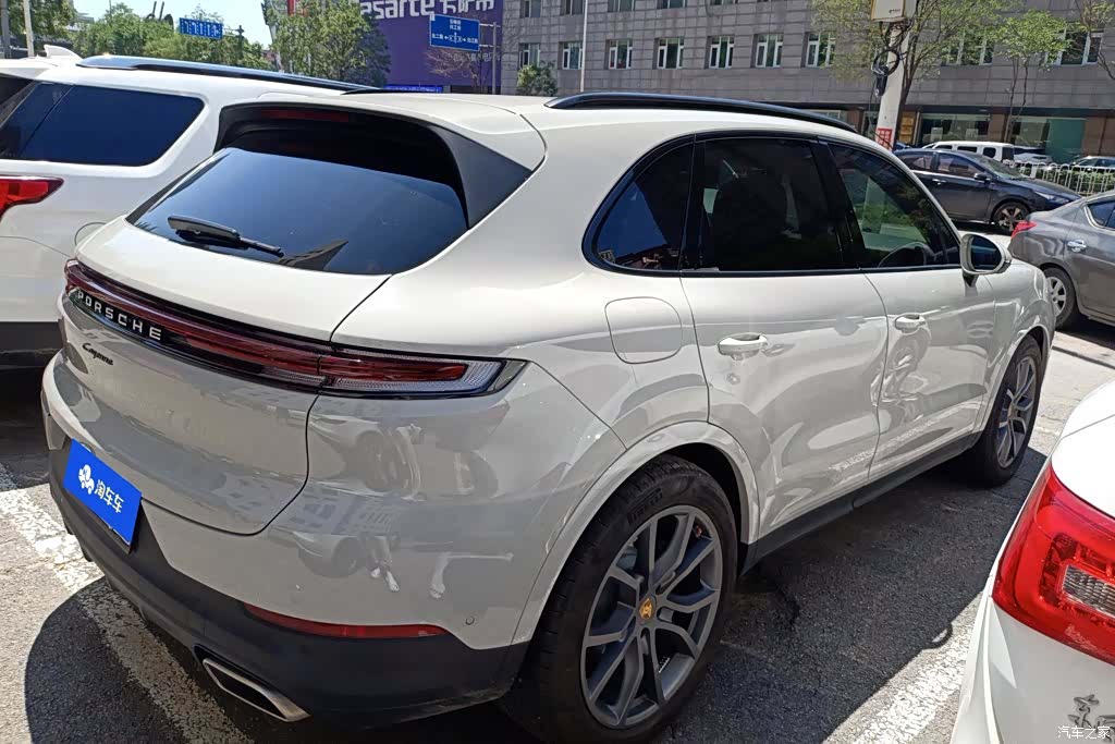 Porsche Cayenne, 2024 3