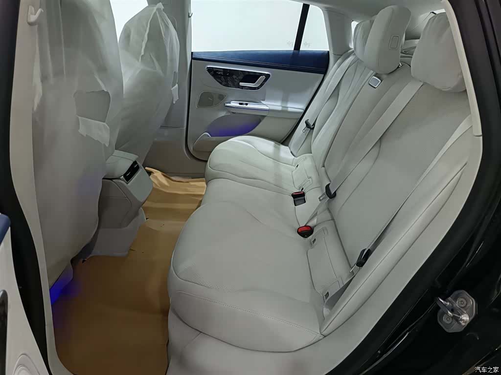 Mercedes-Benz EQE, 2025 12