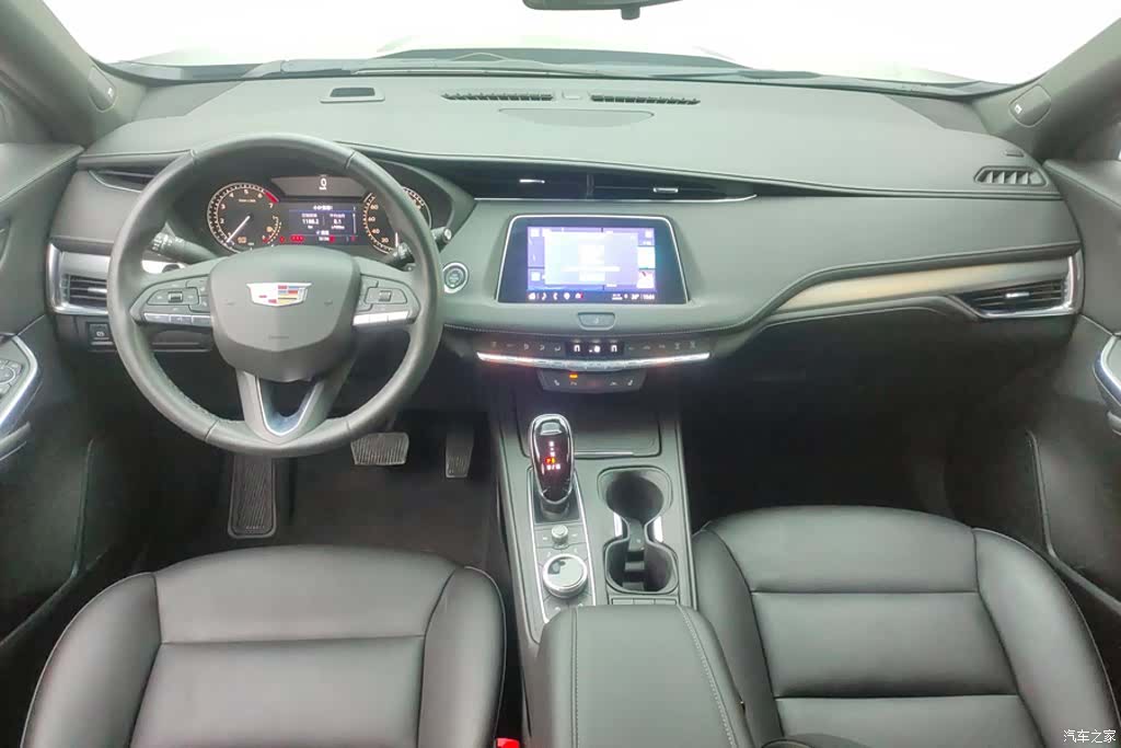 Cadillac XT4, 2022 12