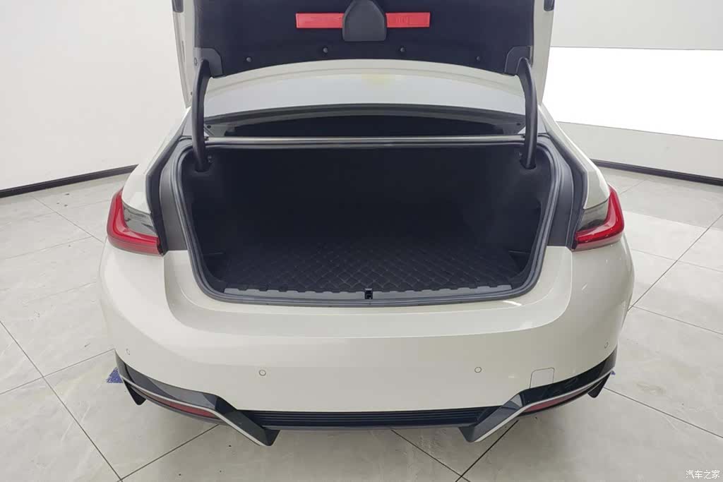 BMW i3, 2024 4