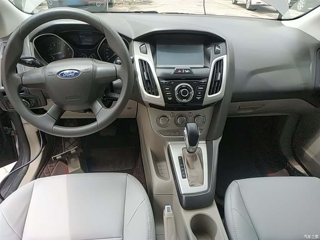 Ford Focus, 2015 10