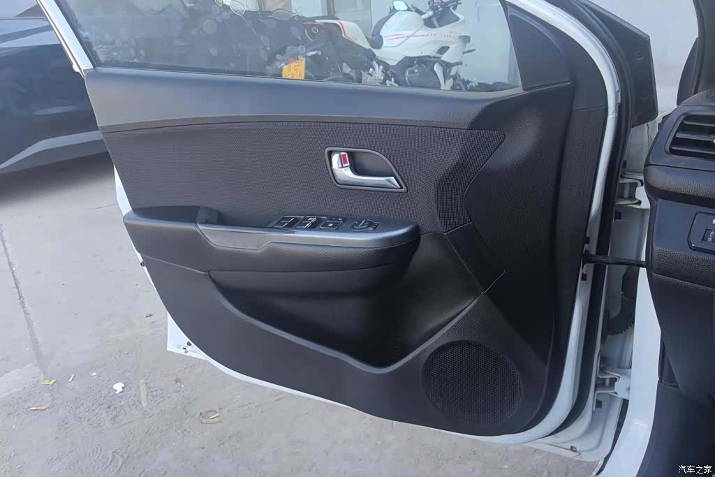 Kia K2, 2015 7