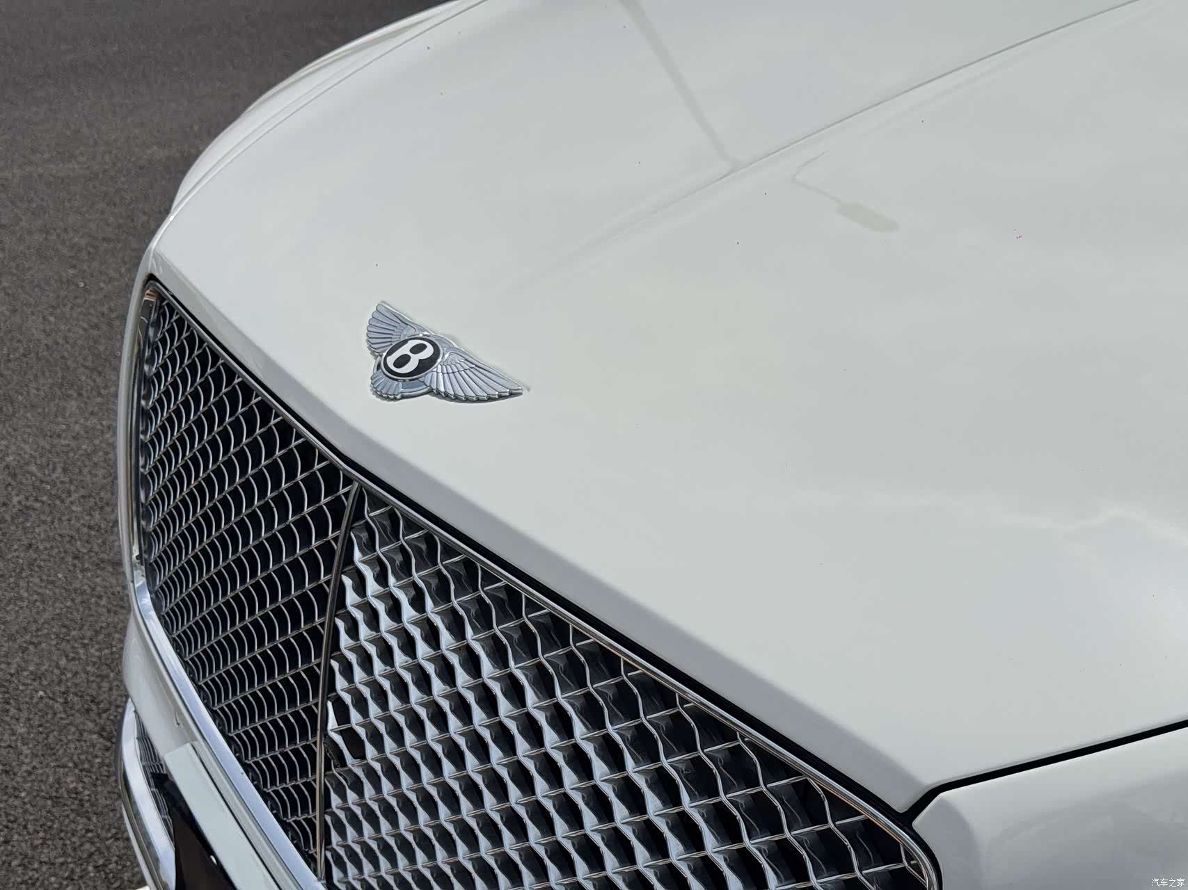 Bentley Bentayga, 2021 10