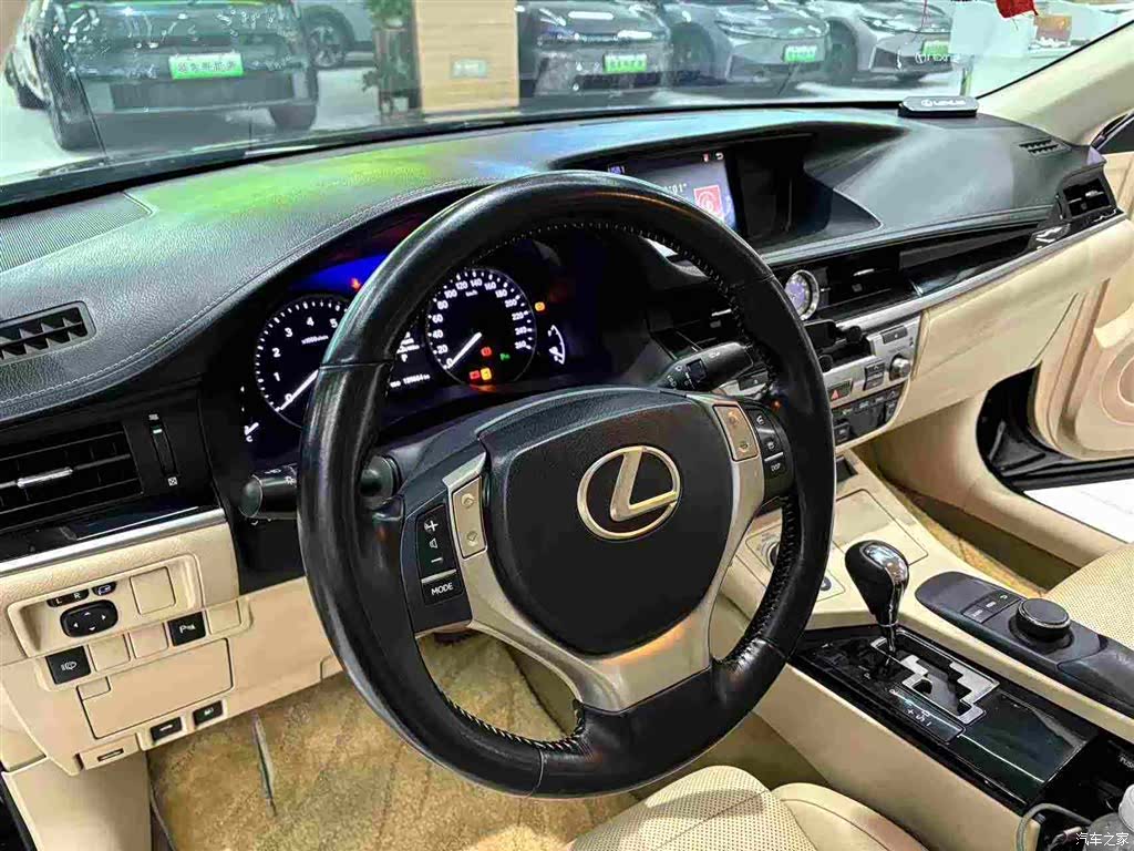 Lexus ES, 2015 10