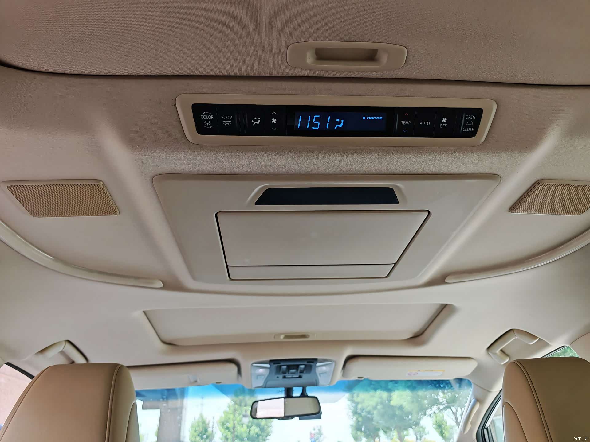 Toyota Alphard, 2016 12