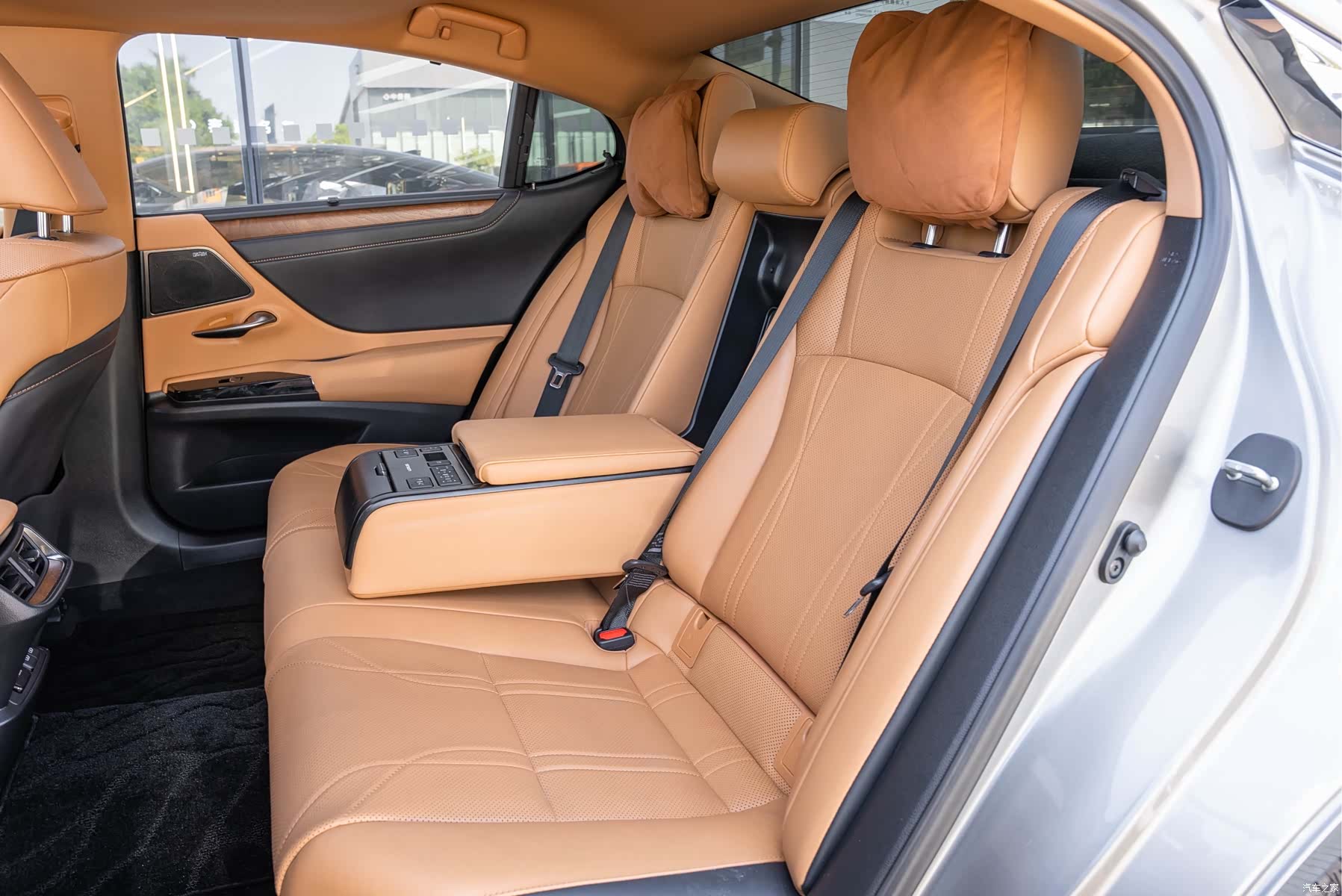 Lexus ES, 2022 12