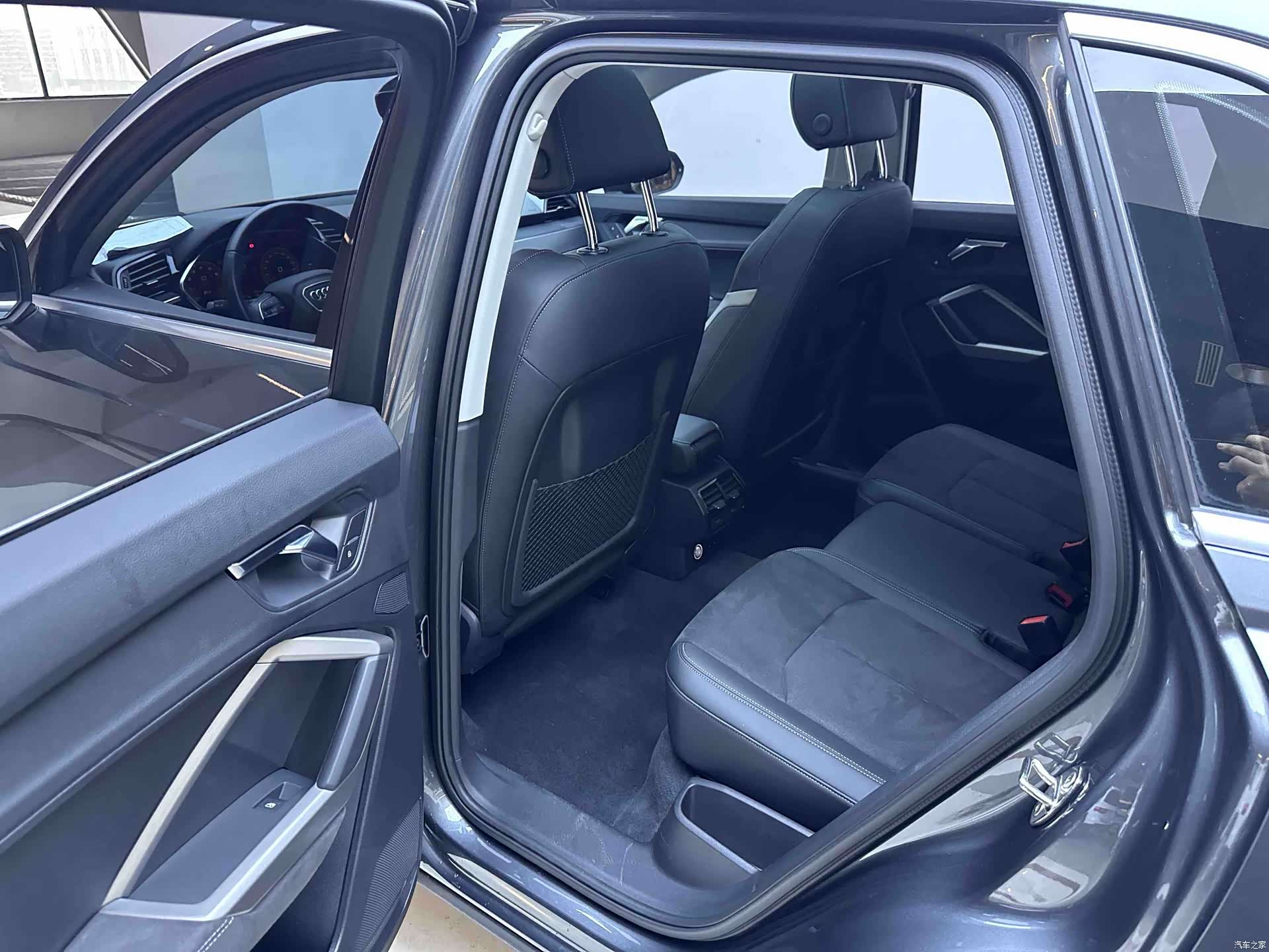 Audi Q3, 2022 10