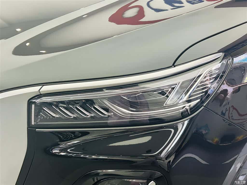 Hongqi HS5, 2024 11