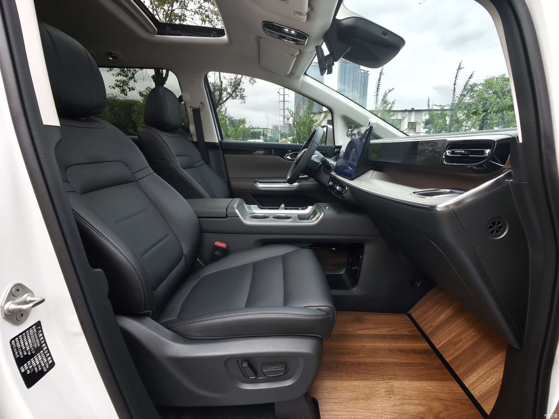 Trumpchi E8, 2024 19