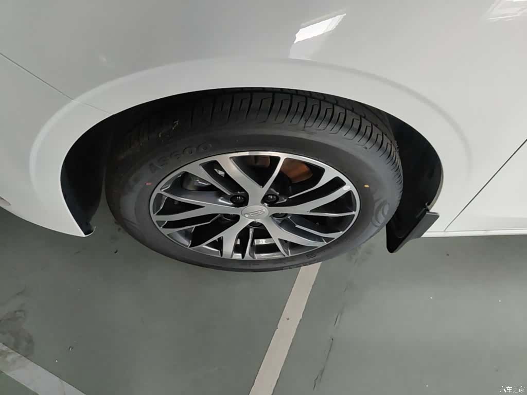 Geely Emgrand, 2025 23
