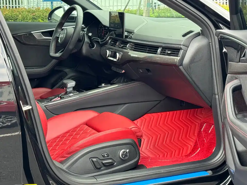 Audi S4 Audi S4