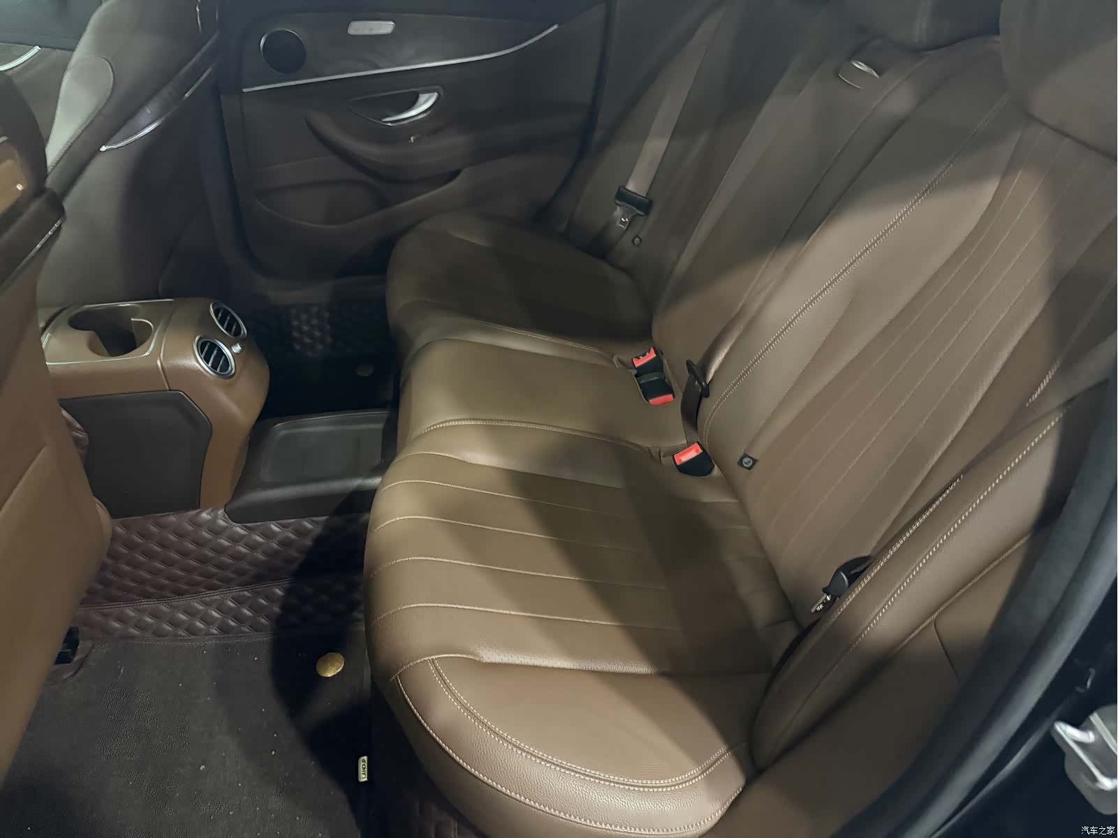 Mercedes-Benz E-Class, 2019 12