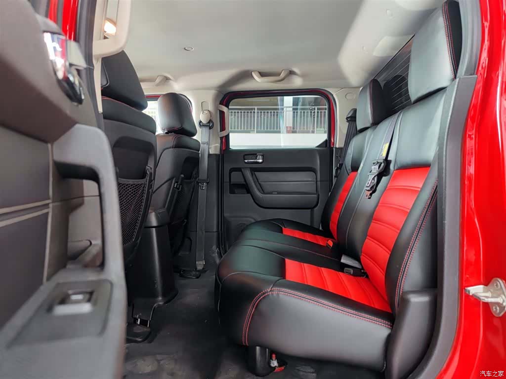 Hummer H3, 2011 7