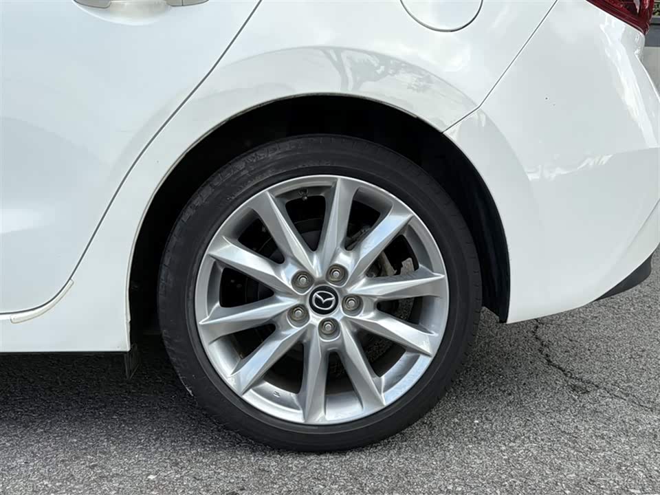 Mazda 3 Angkesaila