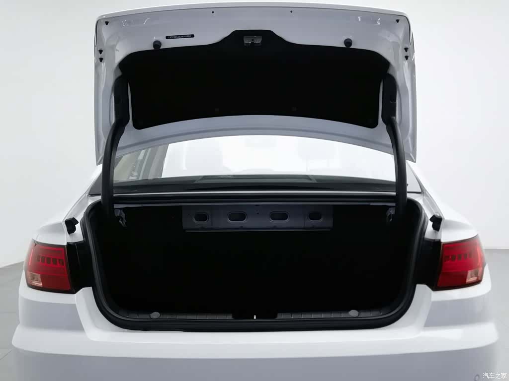 Geely Emgrand, 2018 16