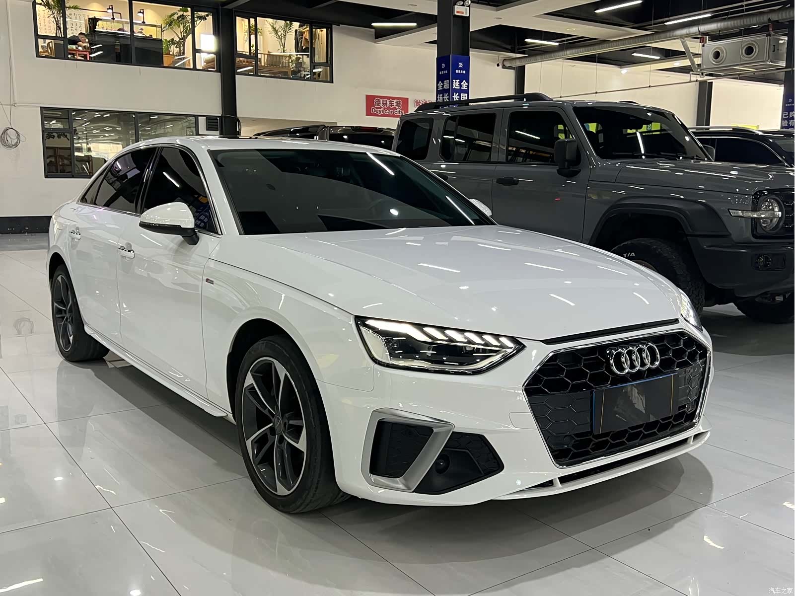 Audi A4L, 2021 3