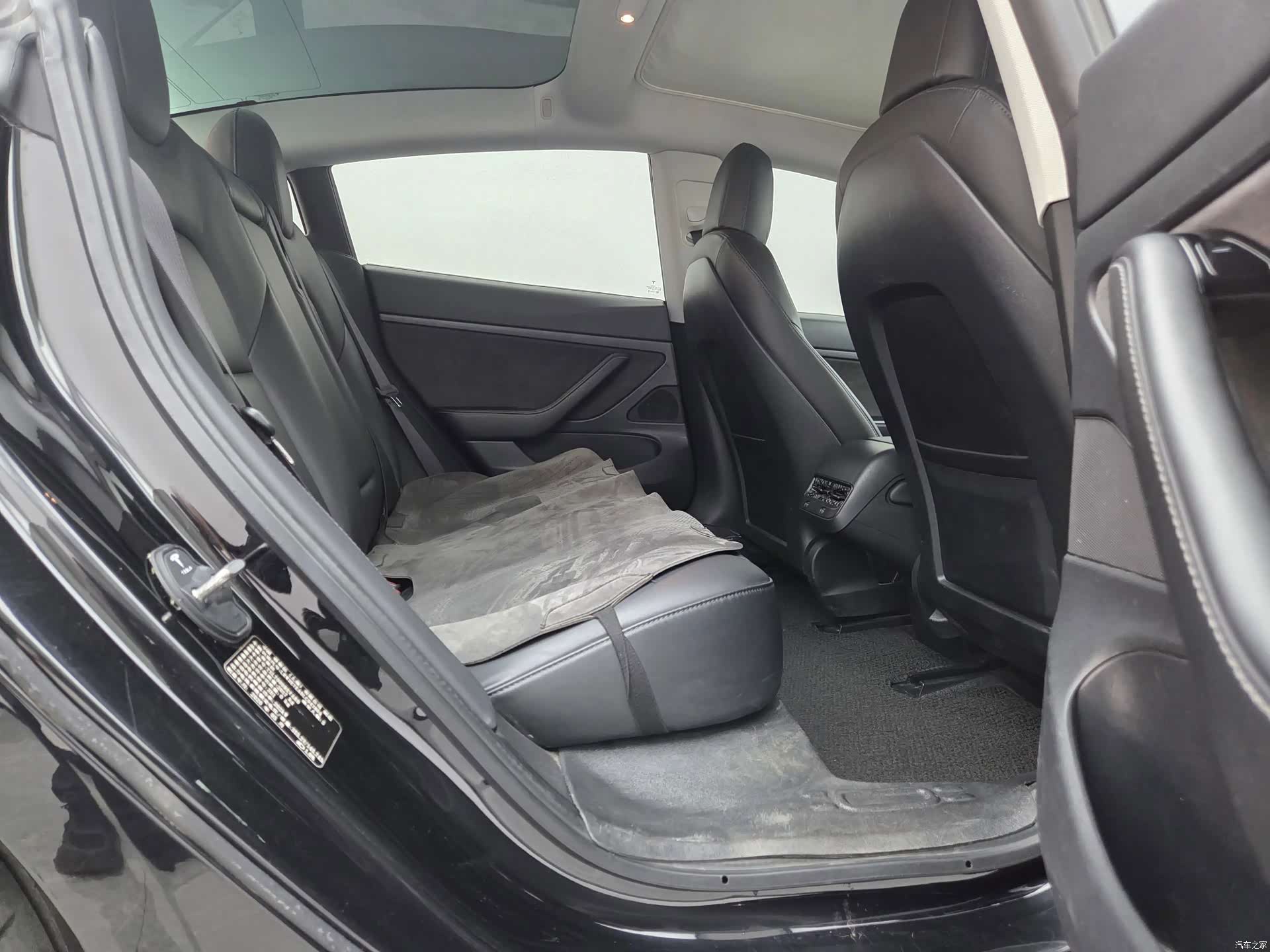 Tesla Model 3, 2020 10