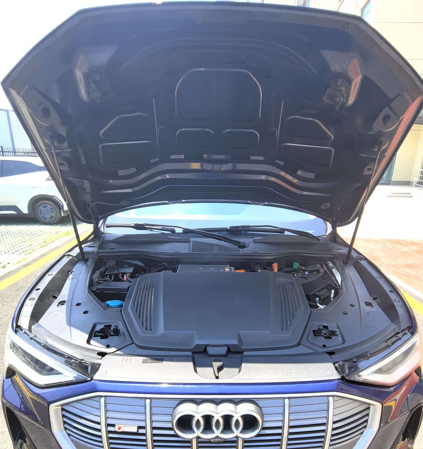 Audi e-tron, 2021 8