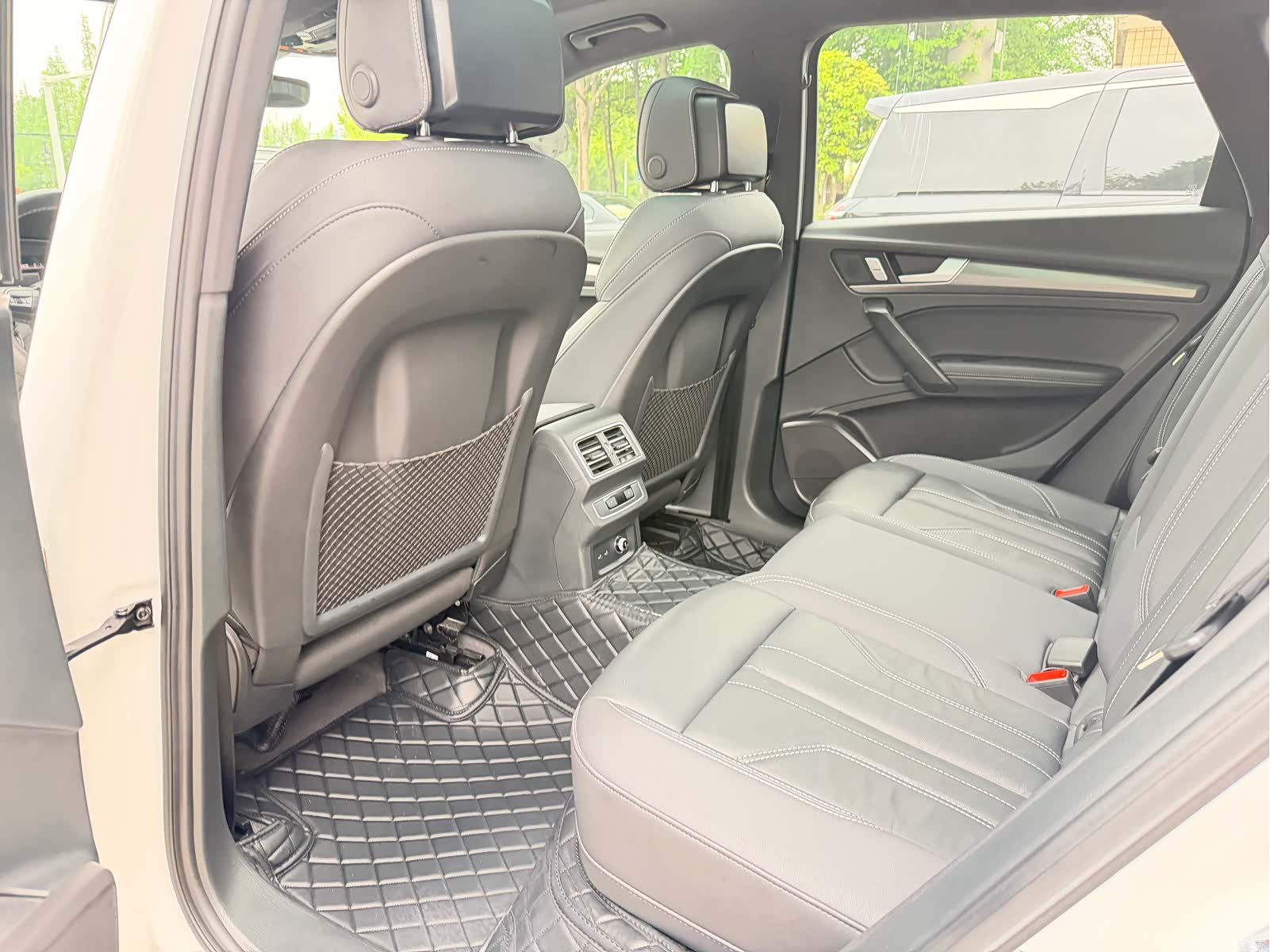 Audi Q5L, 2024 11