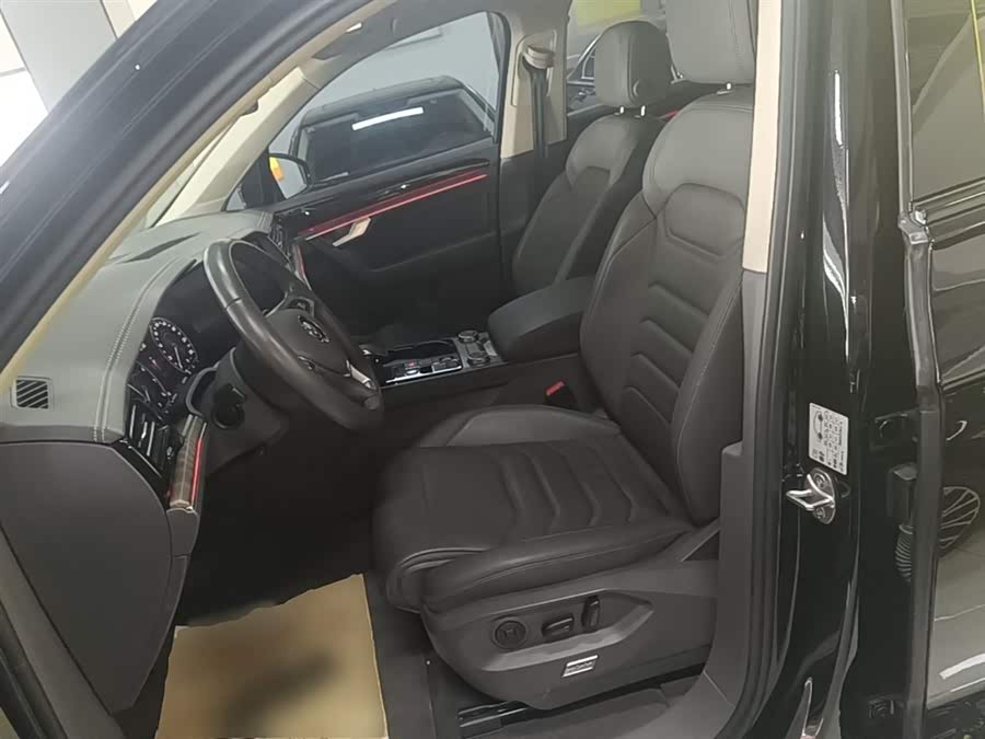 Volkswagen Touareg 2019, фото 15