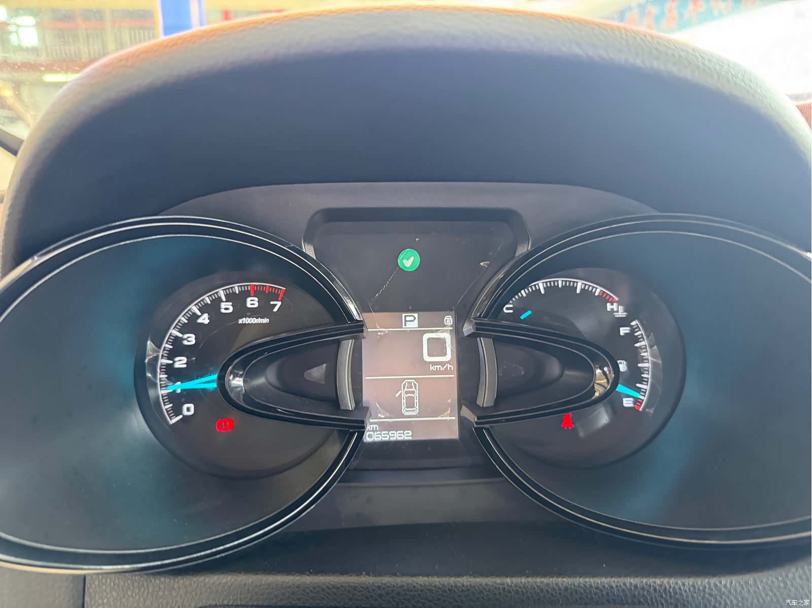 DongFeng AX7, 2015 4