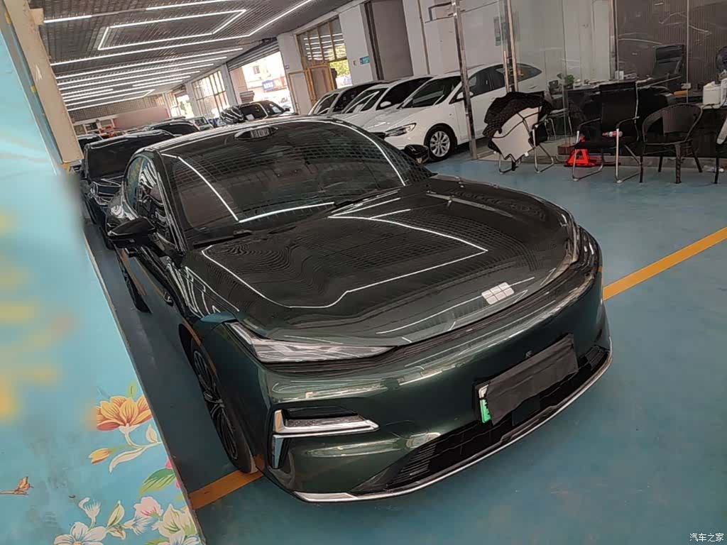 Geely 8, 2025 4