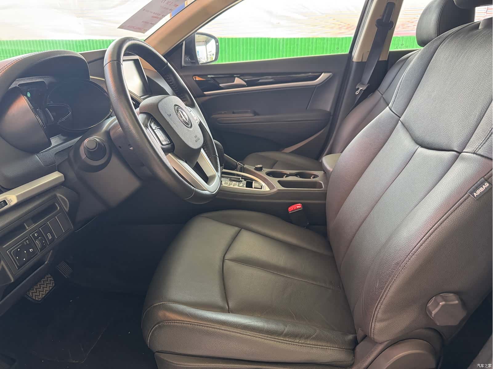 DongFeng AX7, 2015 6
