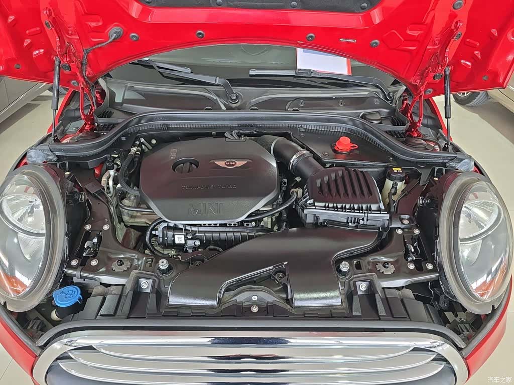 Mini ONE, 2018 16