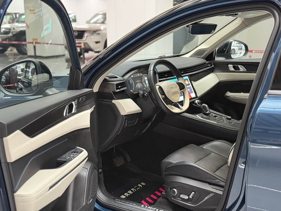 Lynk & Co 01