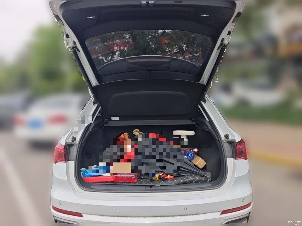 Audi Q3, 2023 10