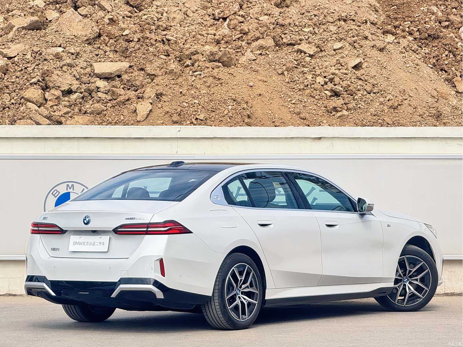 BMW i5, 2025 все фото