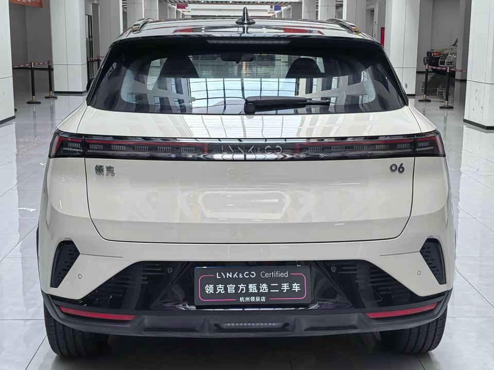 Lynk & Co 06 Lynk & Co 06